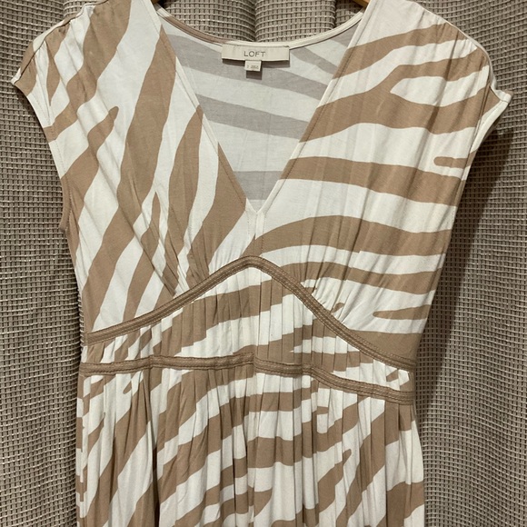 Ann Taylor Loft Tan/Ivory Striped A Line Dress, Size 2 - Picture 5 of 10